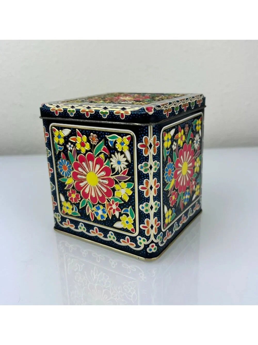 Daher Made in England Square Hinged Lid Tin Colorful Floral 11101 Metal Vintage